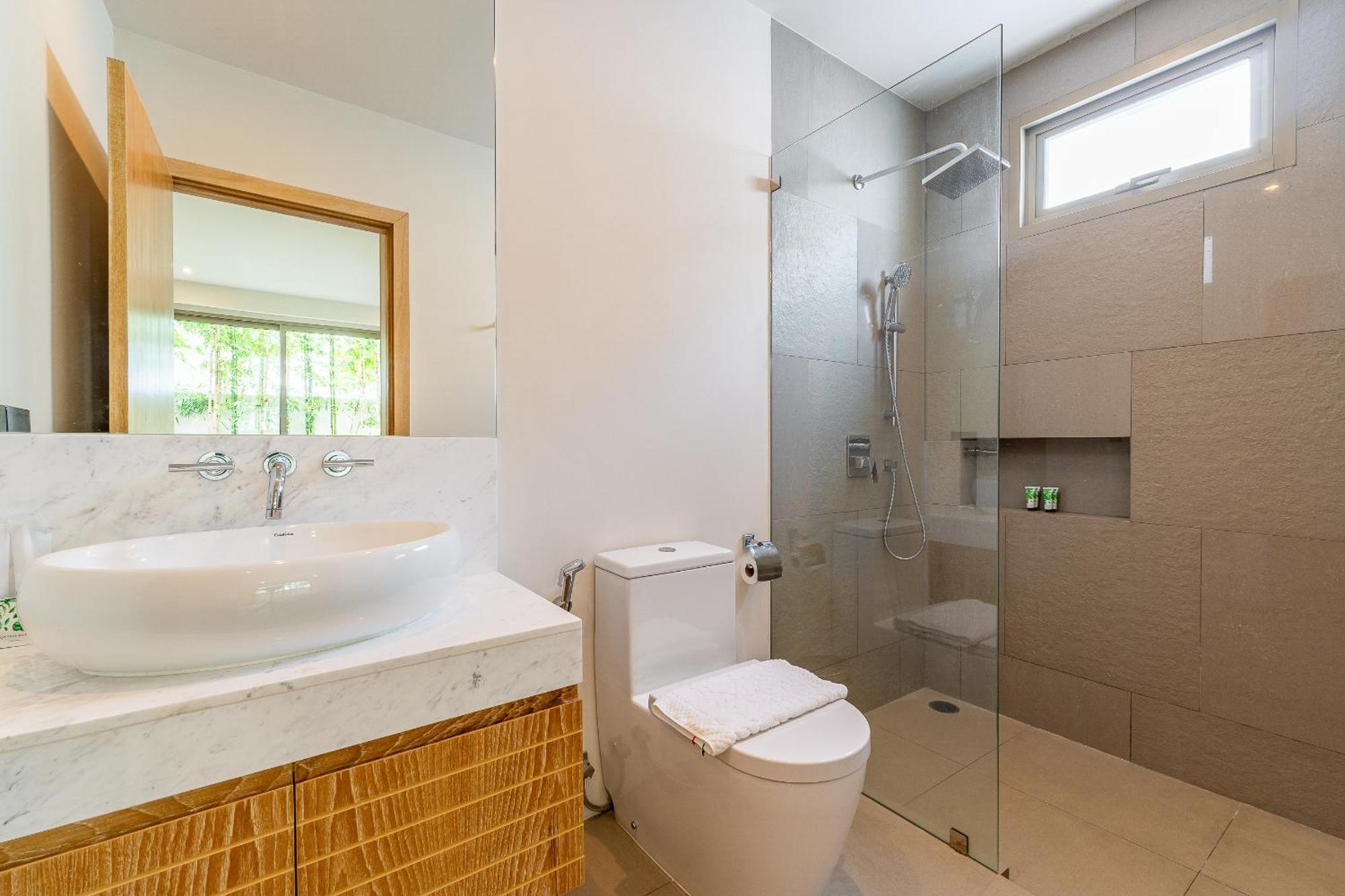 Villa Casa Azure 19 - Brand New With Private Pool And Gym With 24-7 Security - Just 15 Min To Bangtao & Boat Avenue *