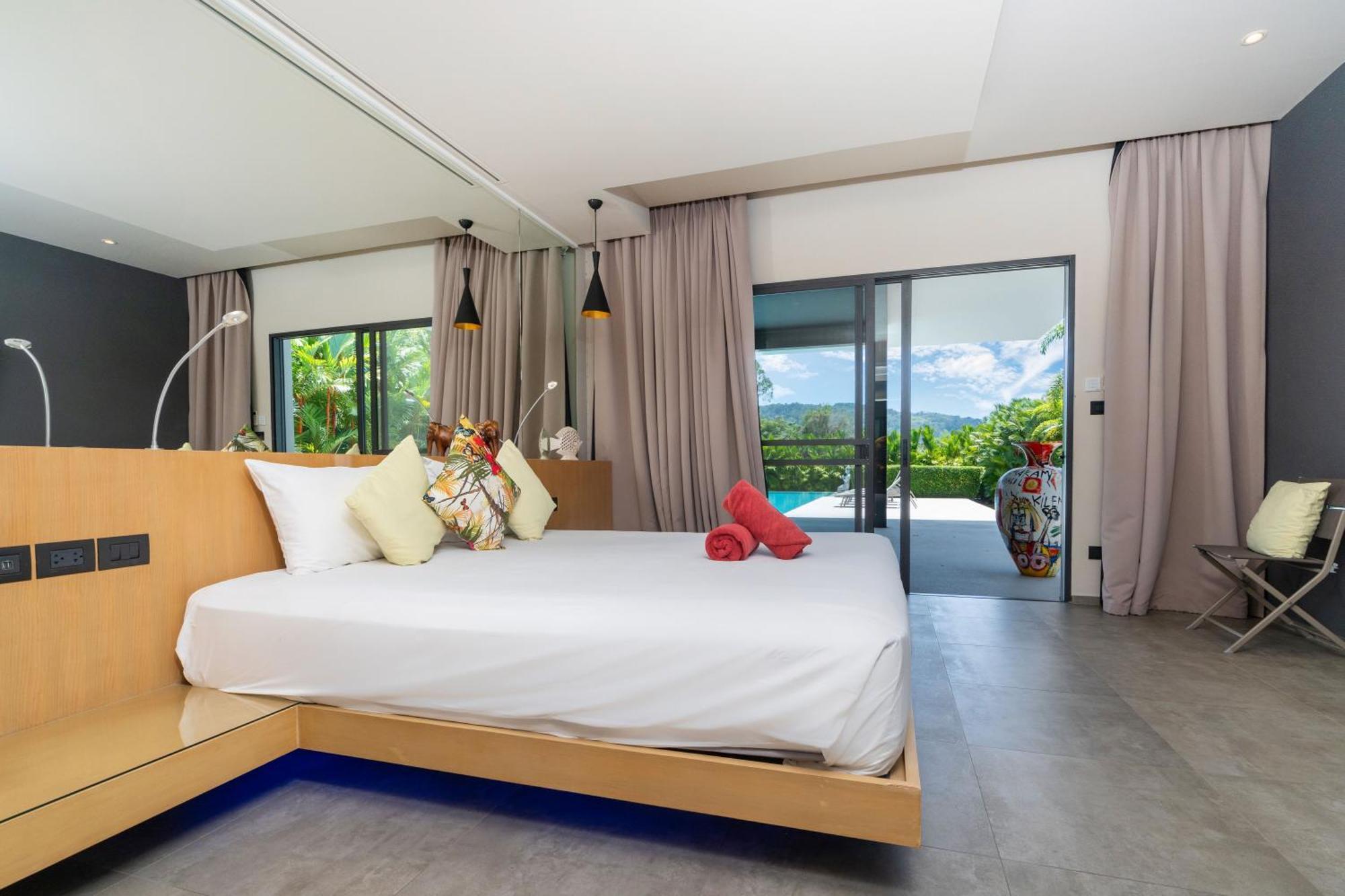 Luxurious 5br Mayacol With 17m Long Pool, Naiharn Rawai