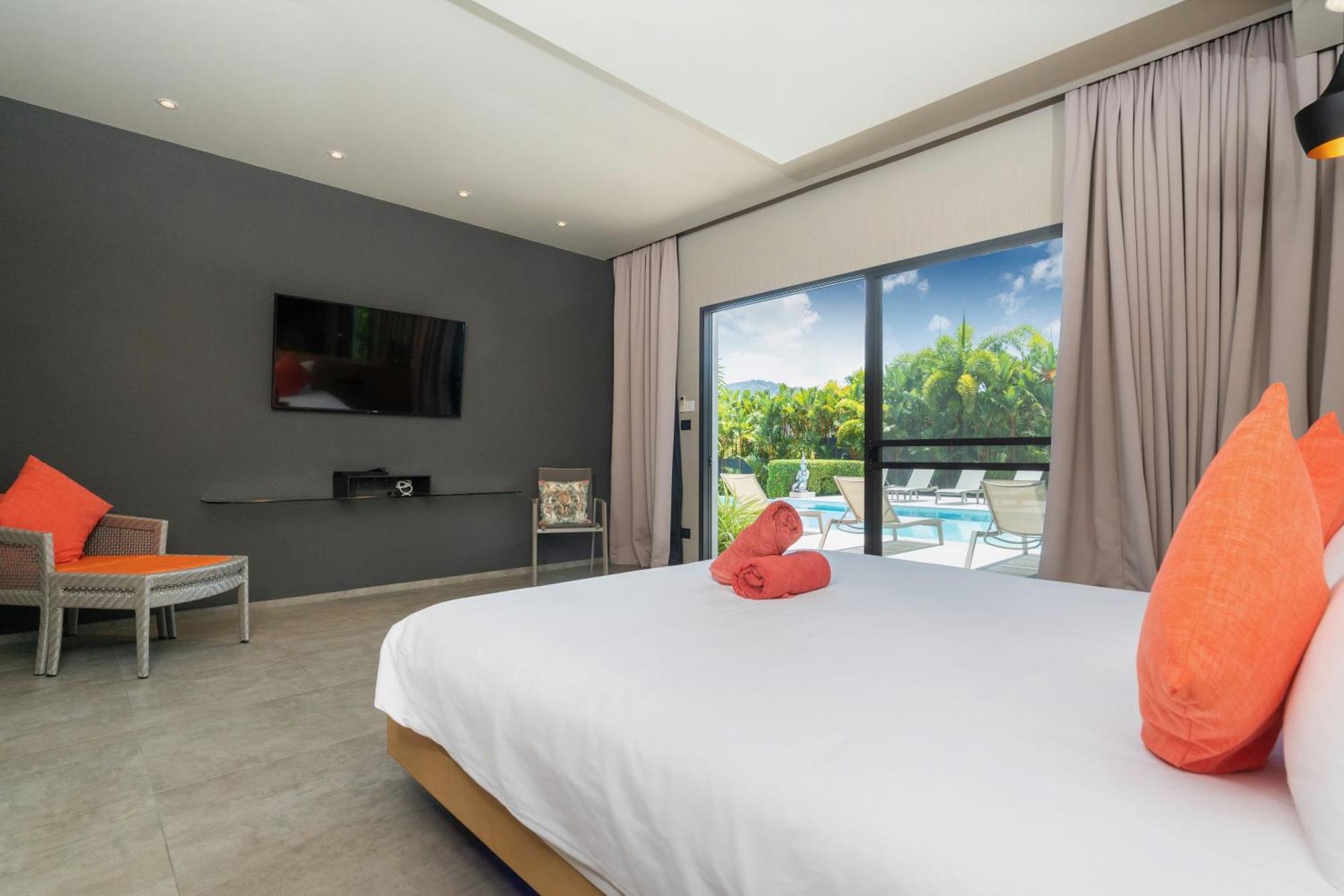 Luxurious 5br Mayacol With 17m Long Pool, Naiharn