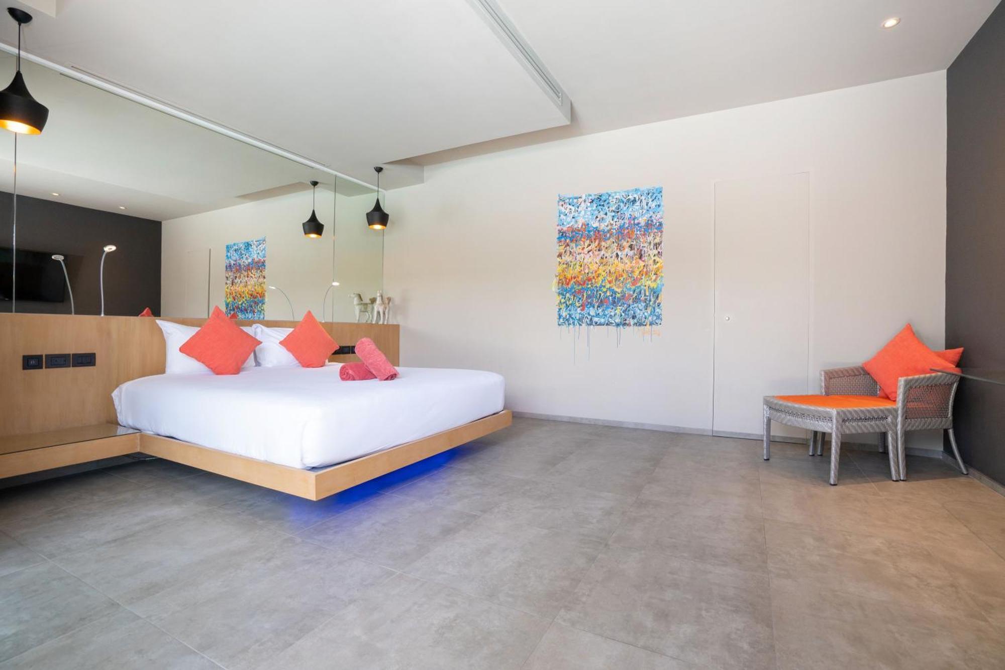 Luxurious 5br Mayacol With 17m Long Pool, Naiharn *