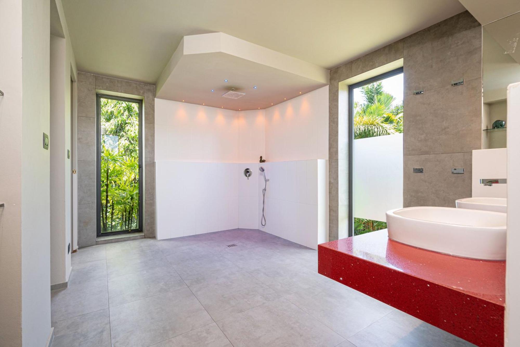 Luxurious 5br Mayacol With 17m Long Pool, Naiharn *