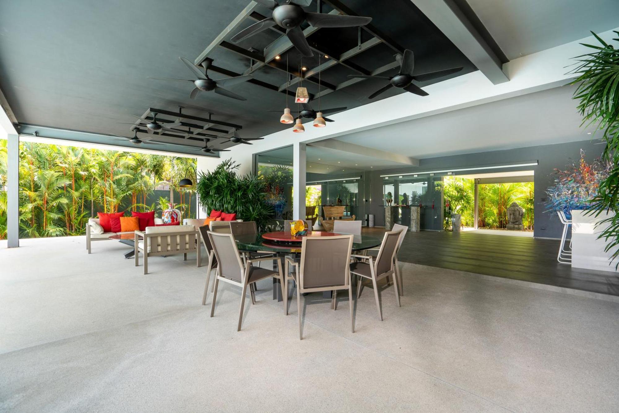 Luxurious 5br Mayacol With 17m Long Pool, Naiharn Villa