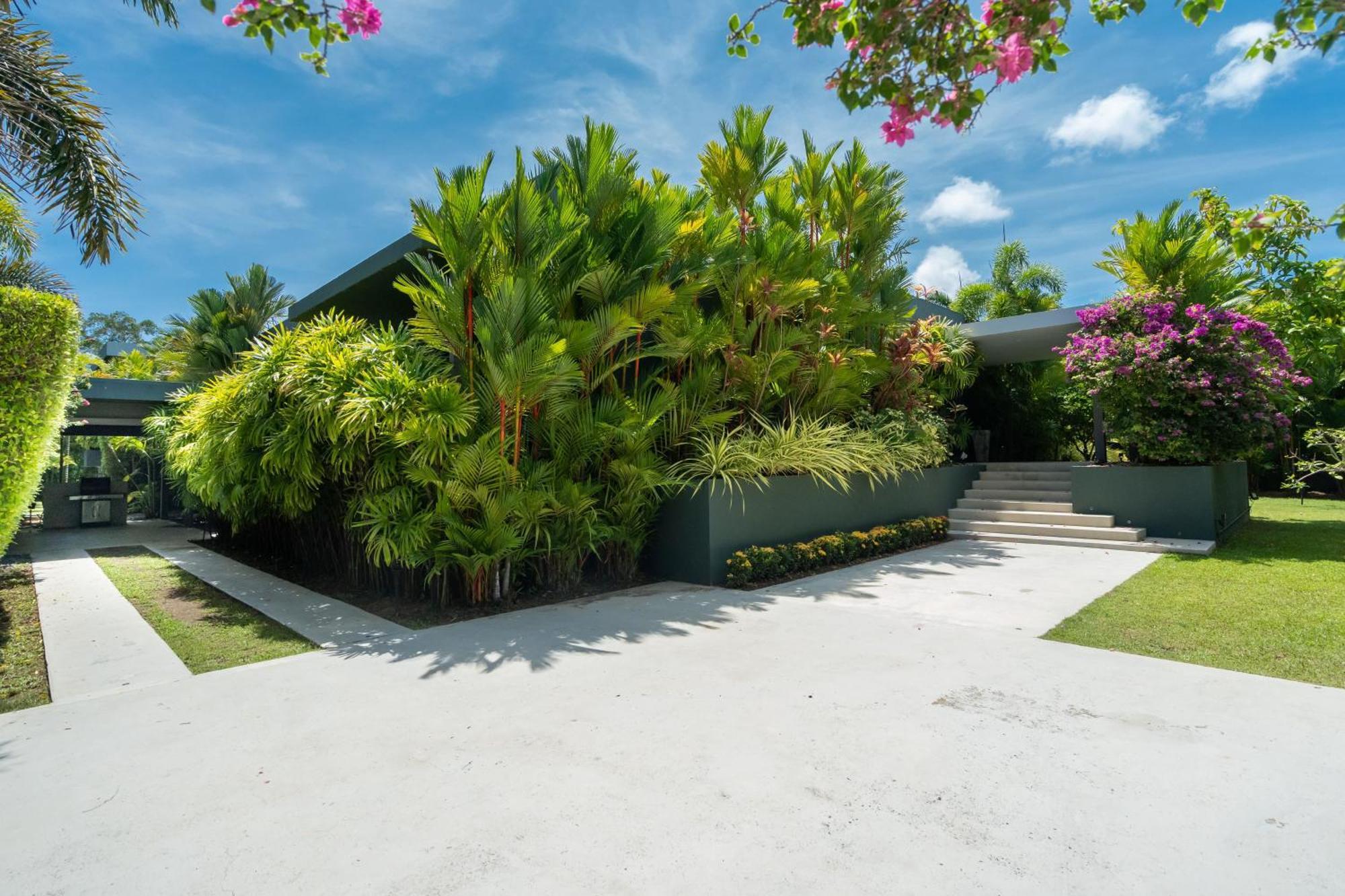 Villa Luxurious 5br Mayacol With 17m Long Pool, Naiharn *