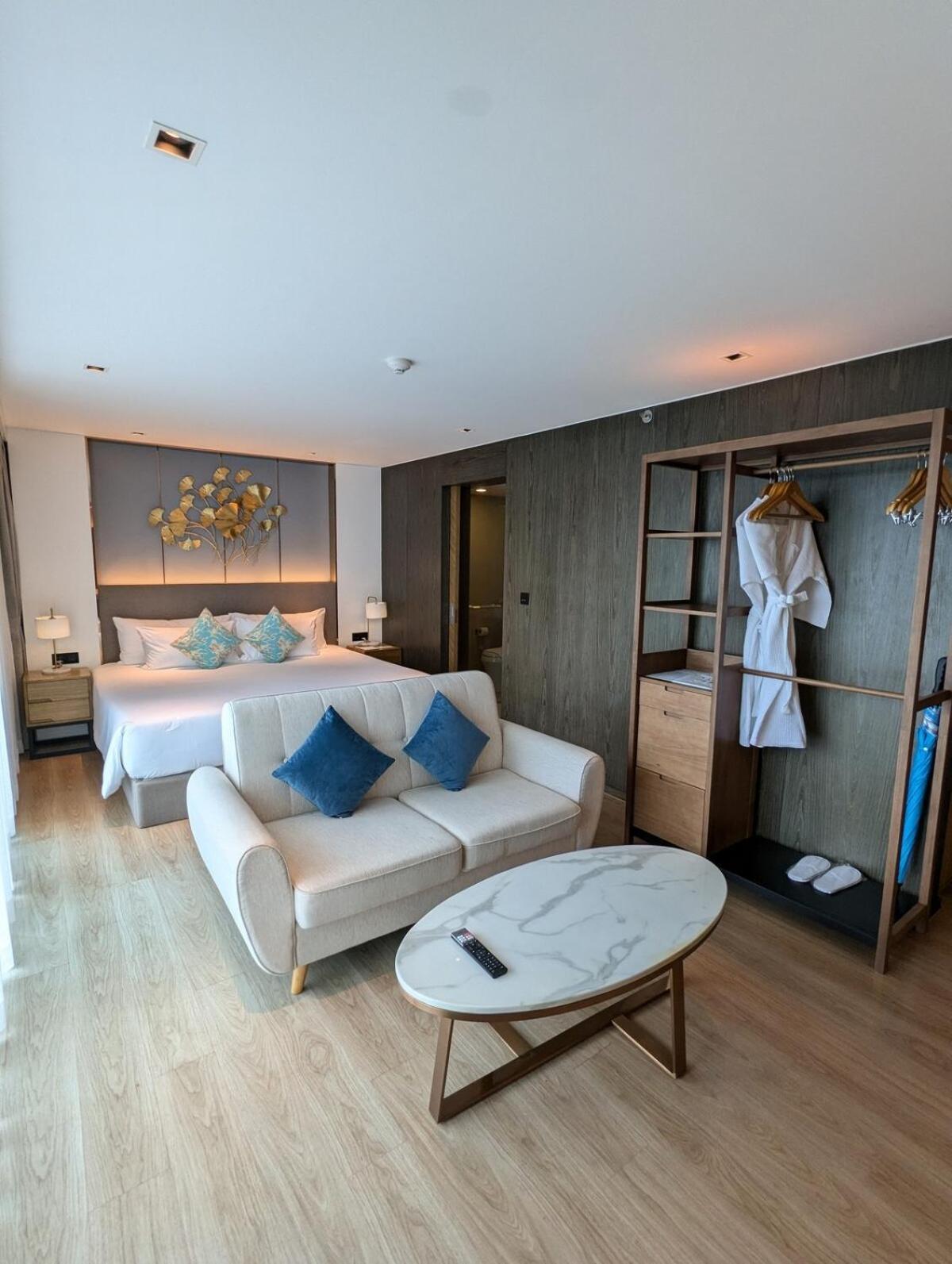 Spacious S4304 By Ibg * Thalang