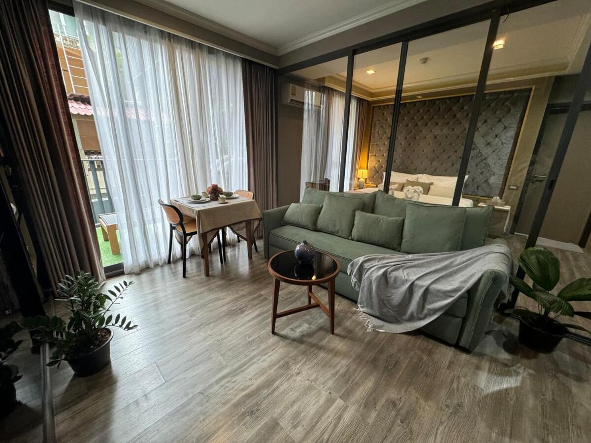Rooftop Pool Luxury With Bathtub And Sofa Bed Big Balcony
