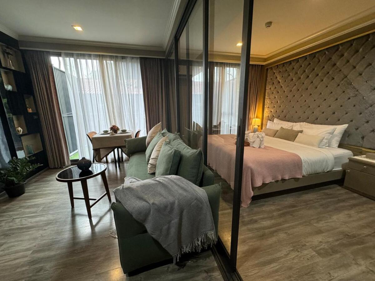 Rooftop Pool Luxury With Bathtub And Sofa Bed Big Balcony
