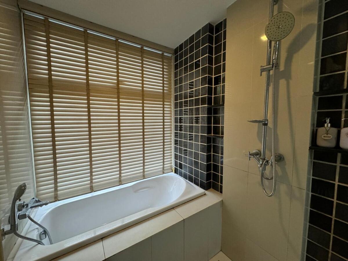 Rooftop Pool Luxury With Bathtub And Sofa Bed Big Balcony Apartment *