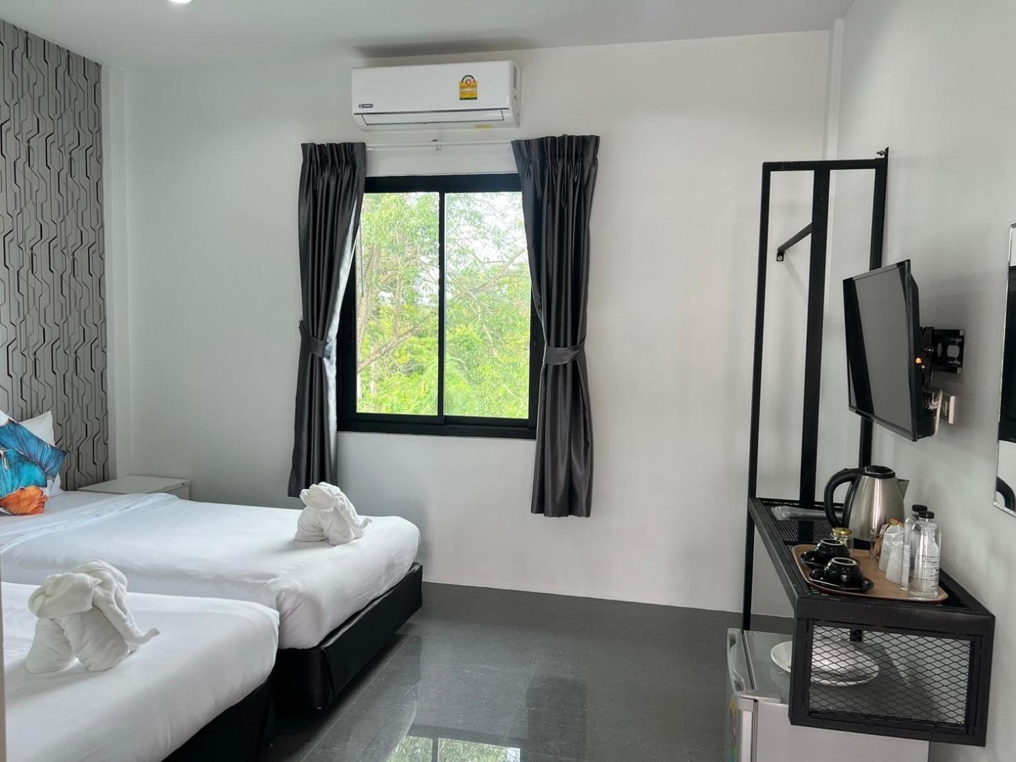 Hotel Chanakarn Pool Access Rawai 4*