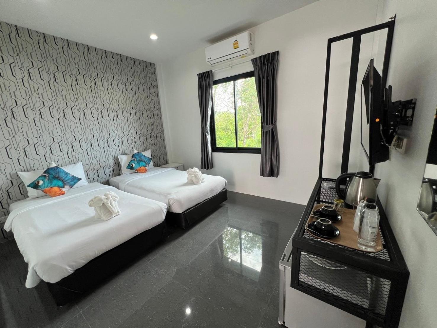 Hotel Chanakarn Pool Access Rawai Phuket