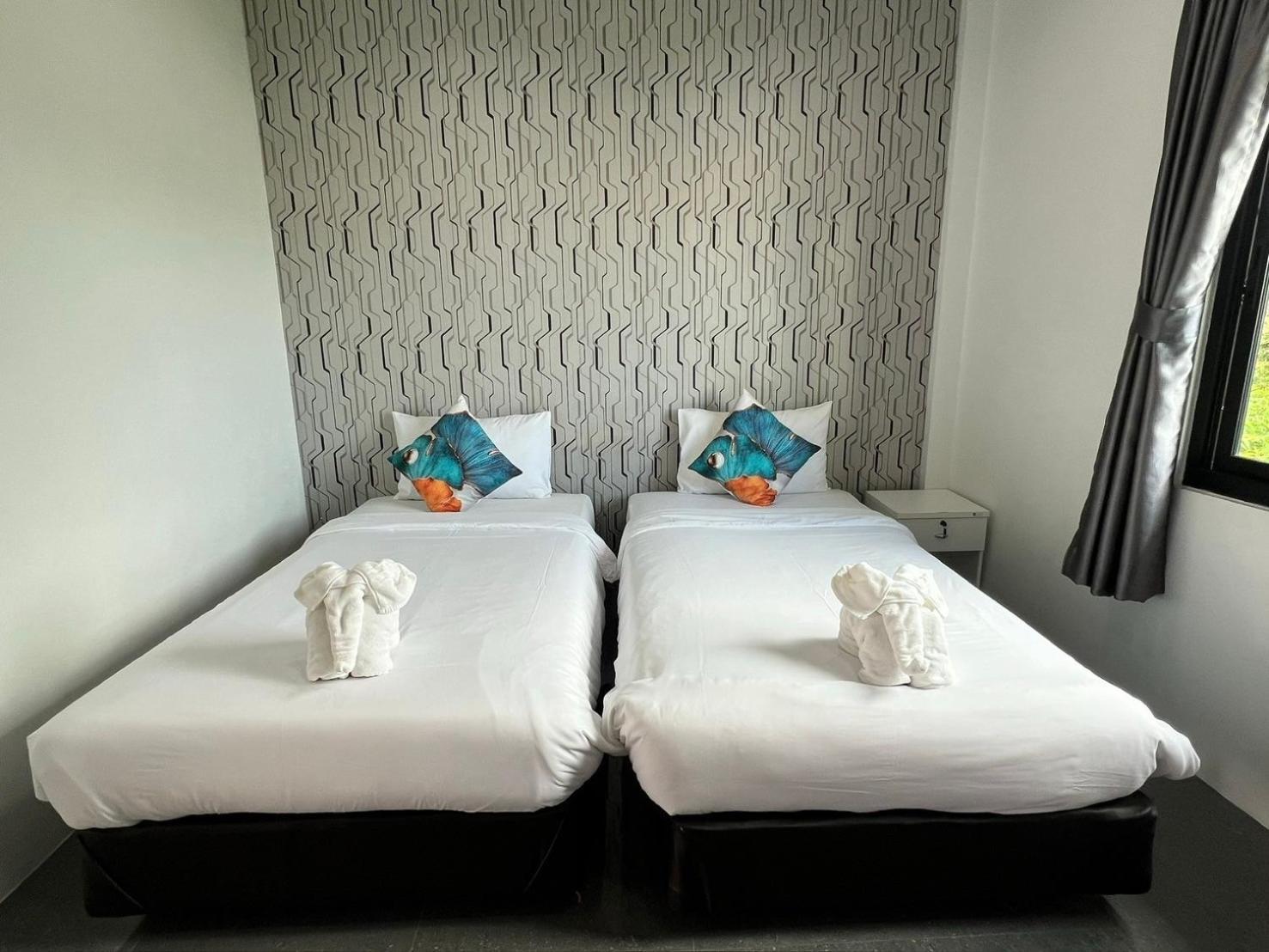 Hotel Chanakarn Pool Access Rawai Phuket