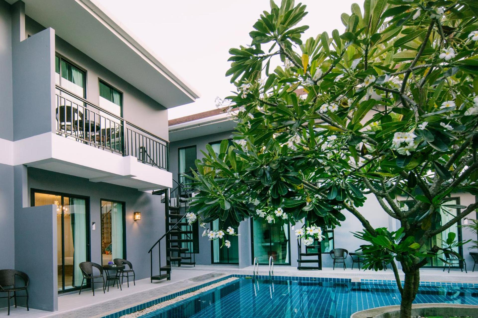 Hotel Chanakarn Pool Access Rawai 4*