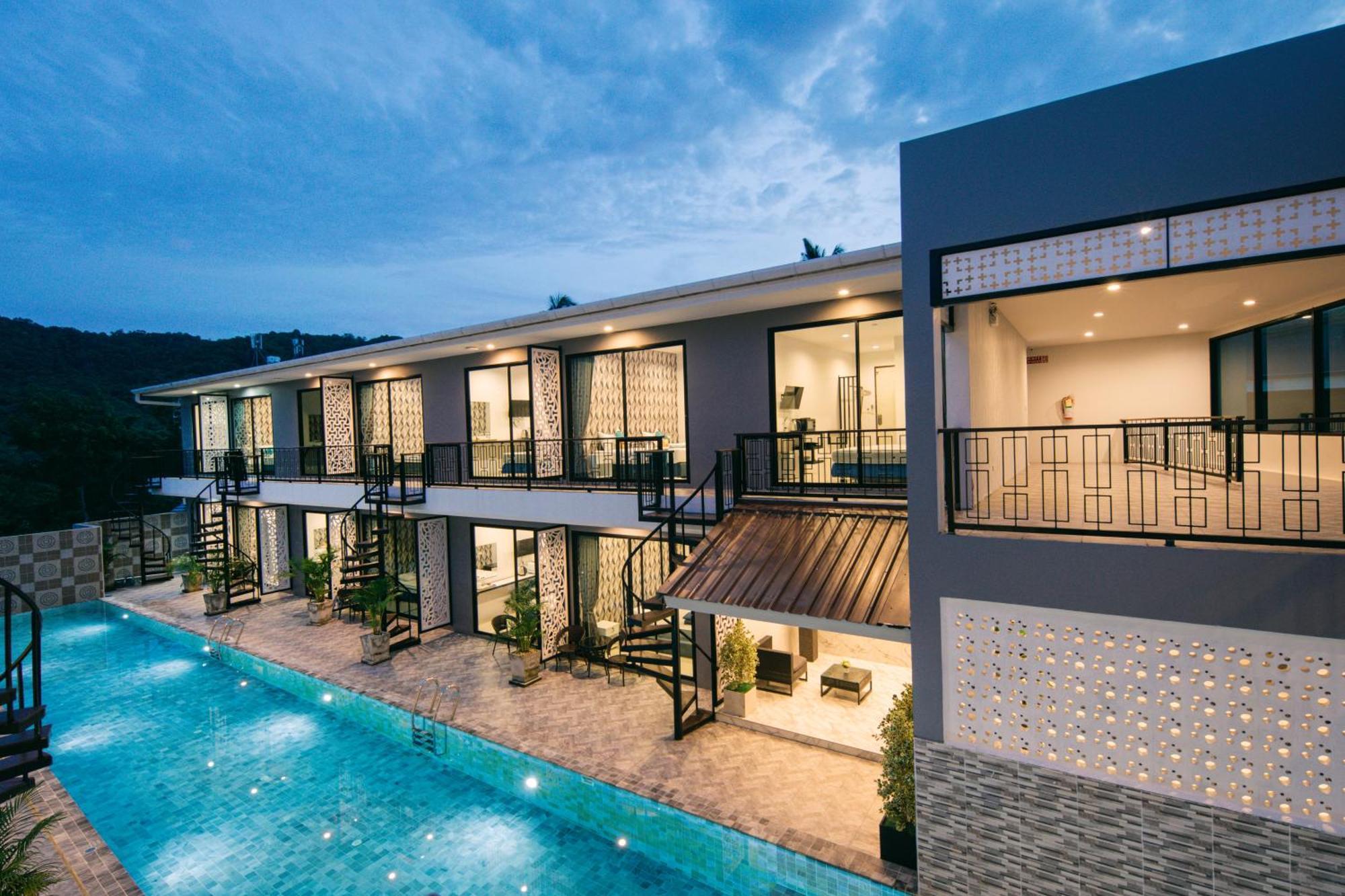 Chanakarn Pool Access Rawai Hotel 4*