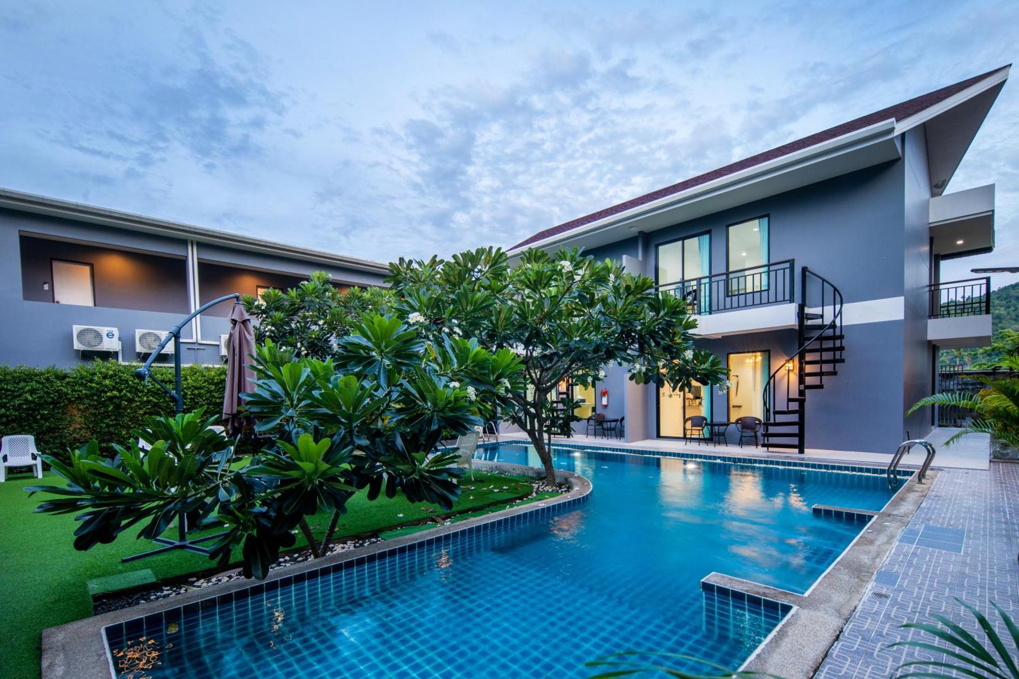 Chanakarn Pool Access Rawai Hotel 4*