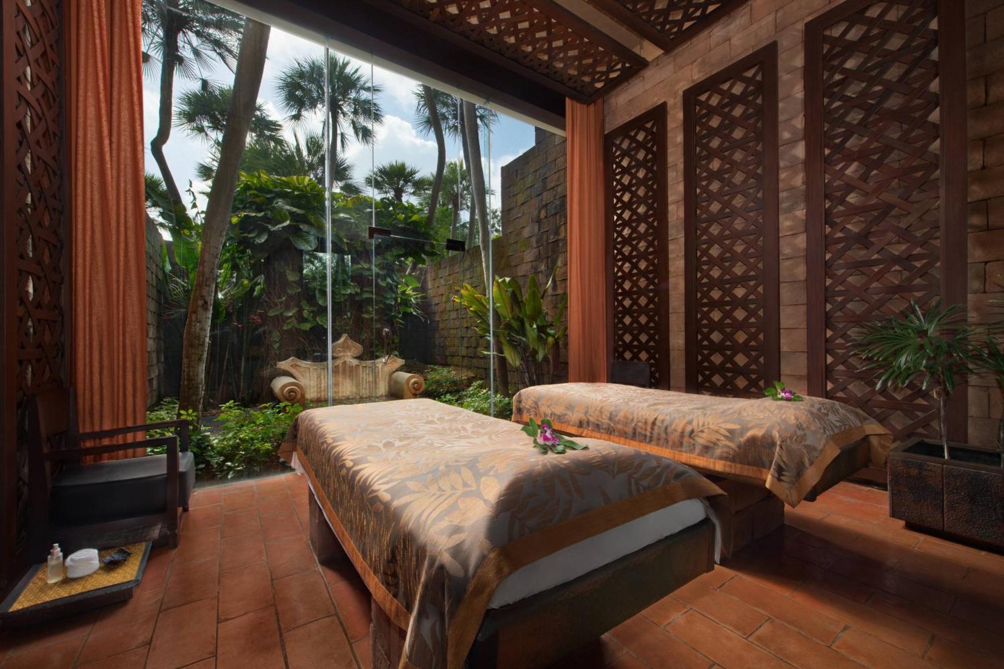 Marriott's Phuket Beach Club 5*