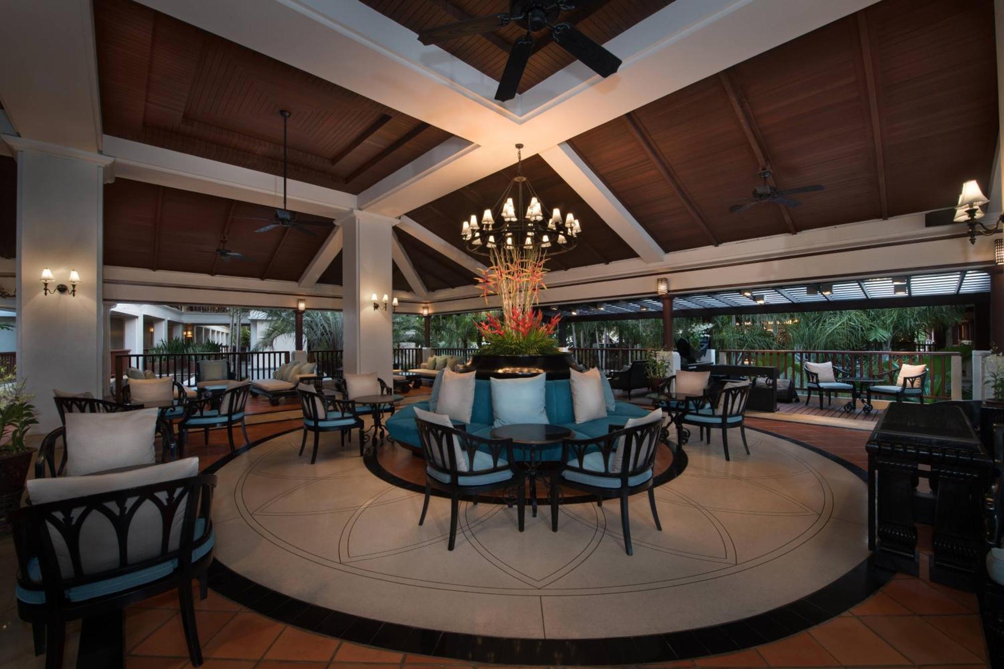 Marriott's Phuket Beach Club 5*