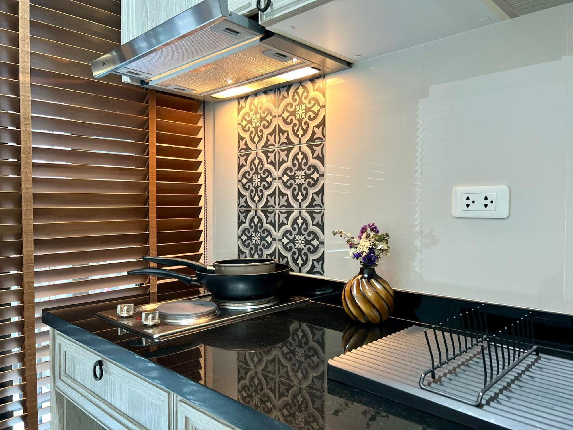 1bedroom With Rooftop Infinity Pool - The Base Height Phuket *