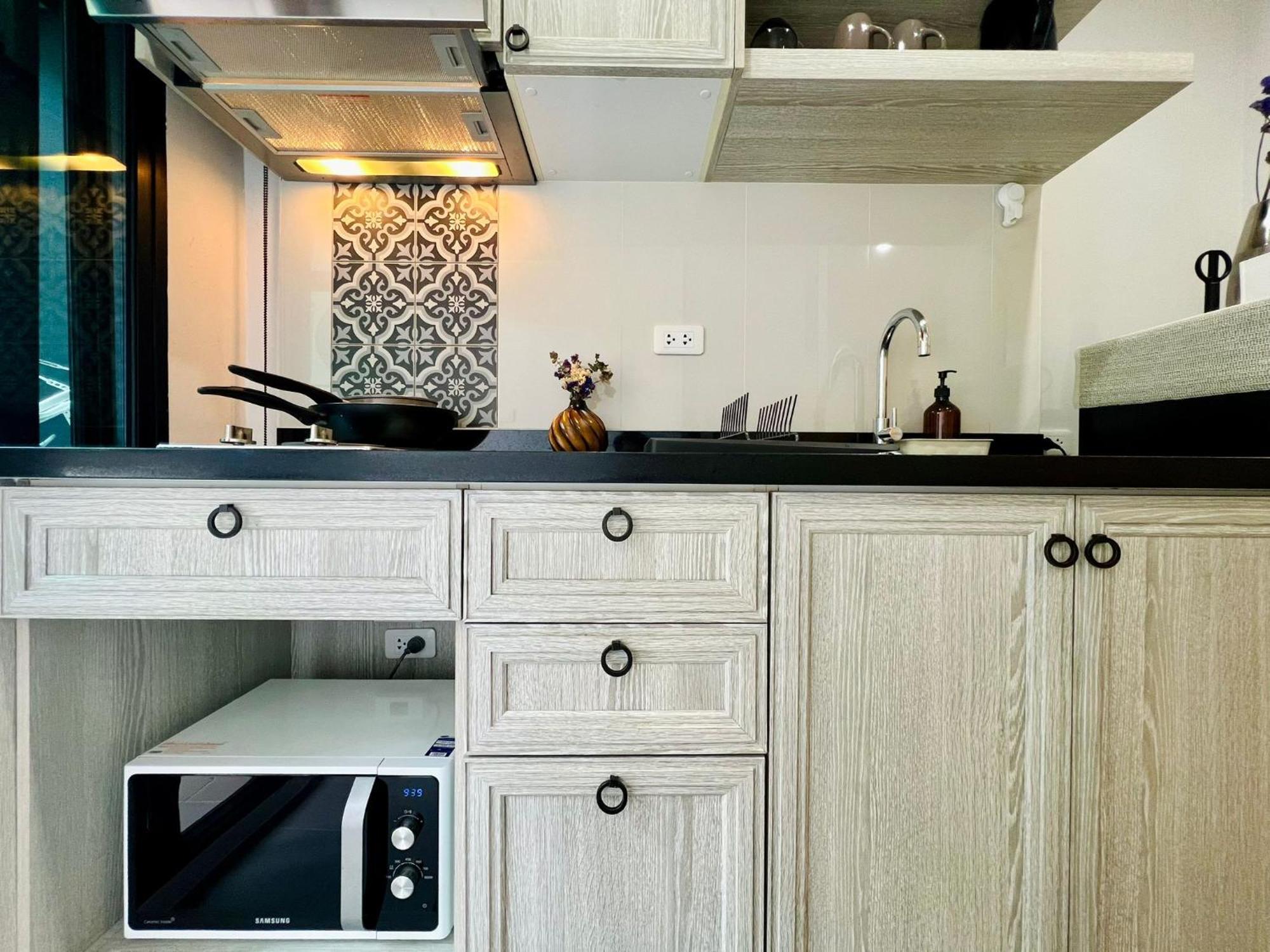 1bedroom With Rooftop Infinity Pool - The Base Height Phuket Apartment Ban Sam Kong
