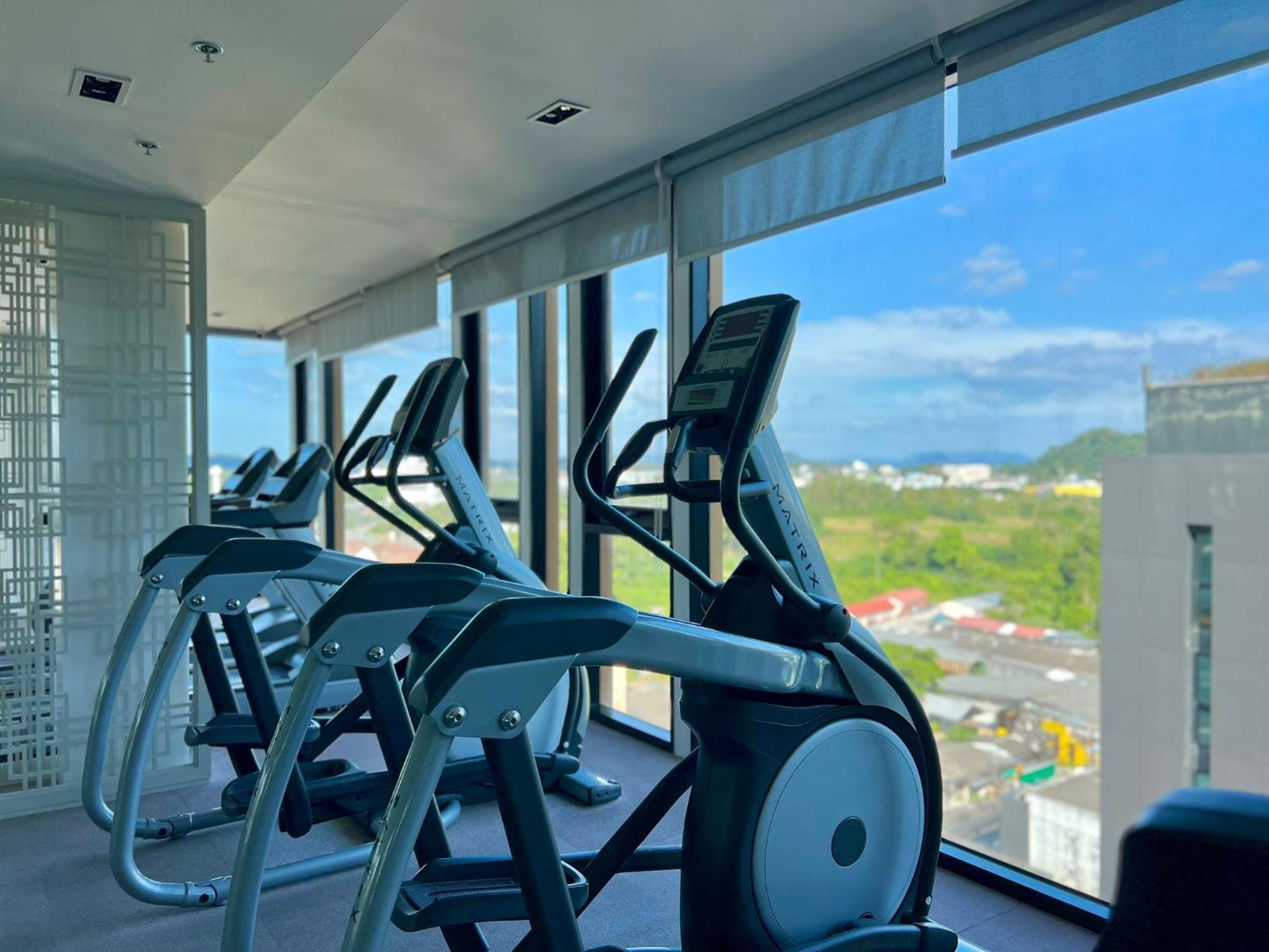 1bedroom With Rooftop Infinity Pool - The Base Height Phuket Apartment Ban Sam Kong