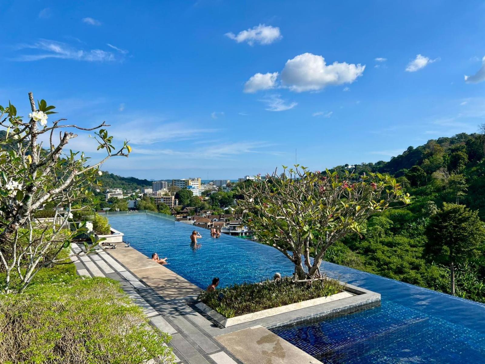 1bedroom With Rooftop Infinity Pool - The Base Height Phuket *
