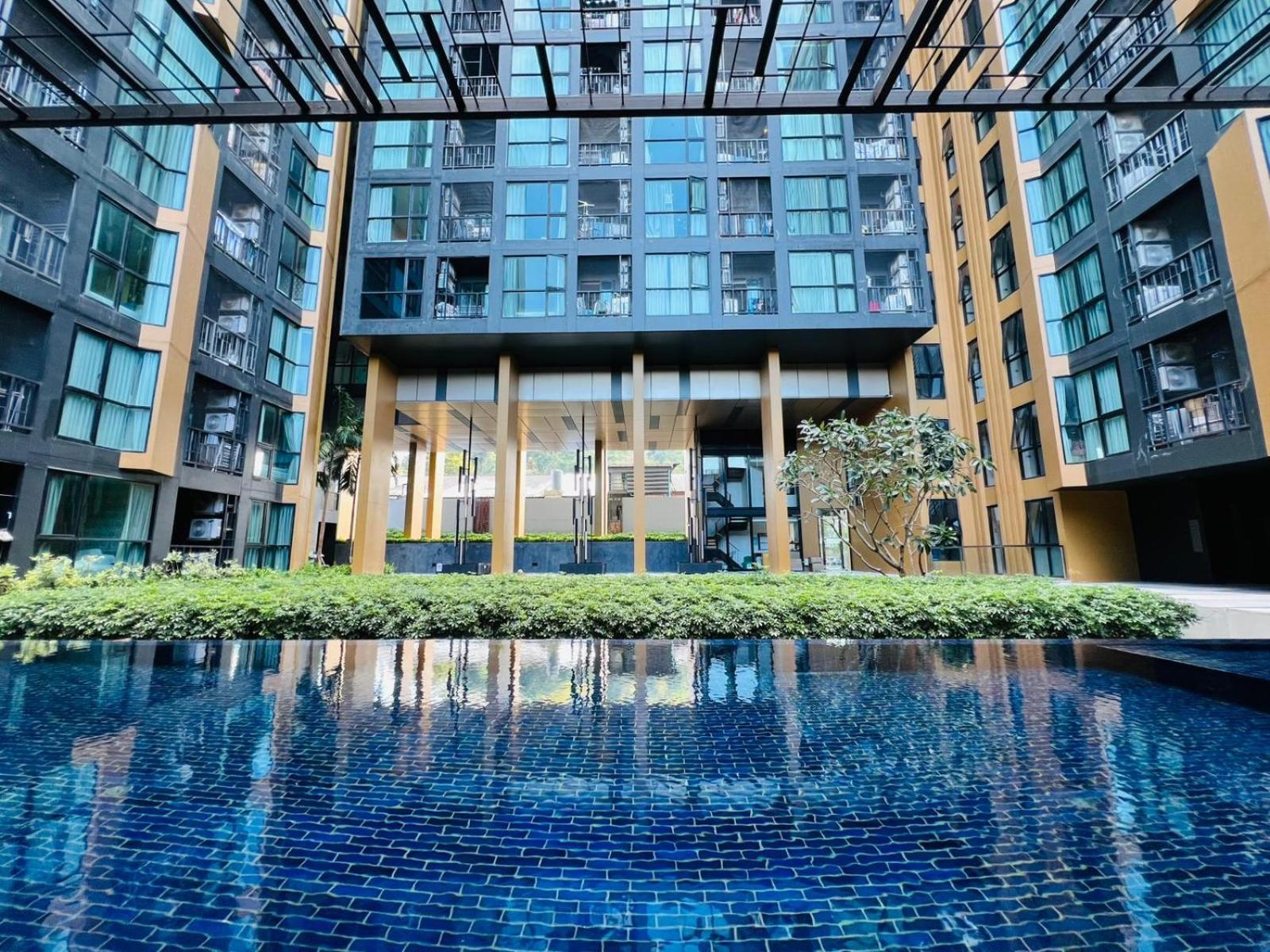 1bedroom With Rooftop Infinity Pool - The Base Height Phuket Ban Sam Kong