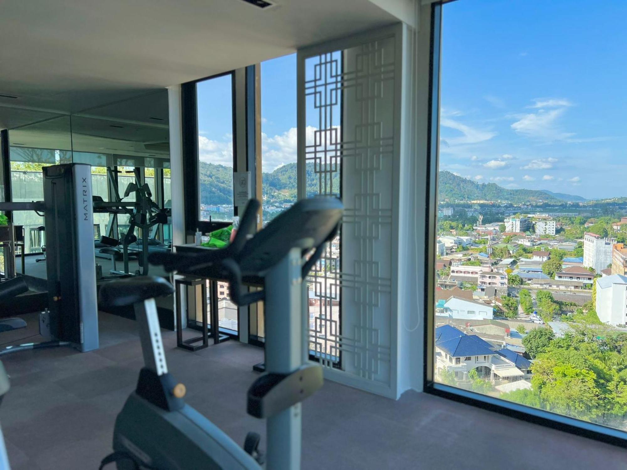 1bedroom With Rooftop Infinity Pool - The Base Height Phuket