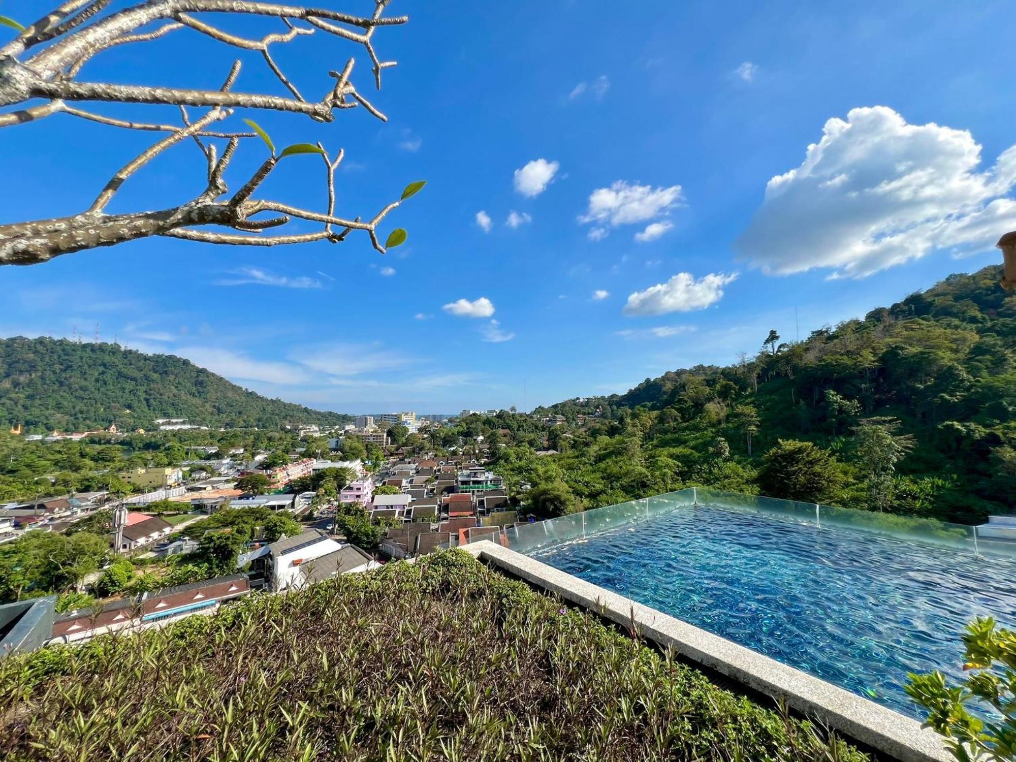 1bedroom With Rooftop Infinity Pool - The Base Height Phuket Apartment *