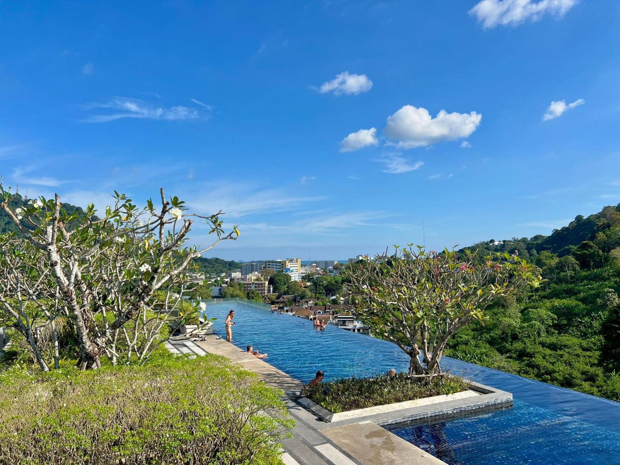 1bedroom With Rooftop Infinity Pool - The Base Height Phuket *
