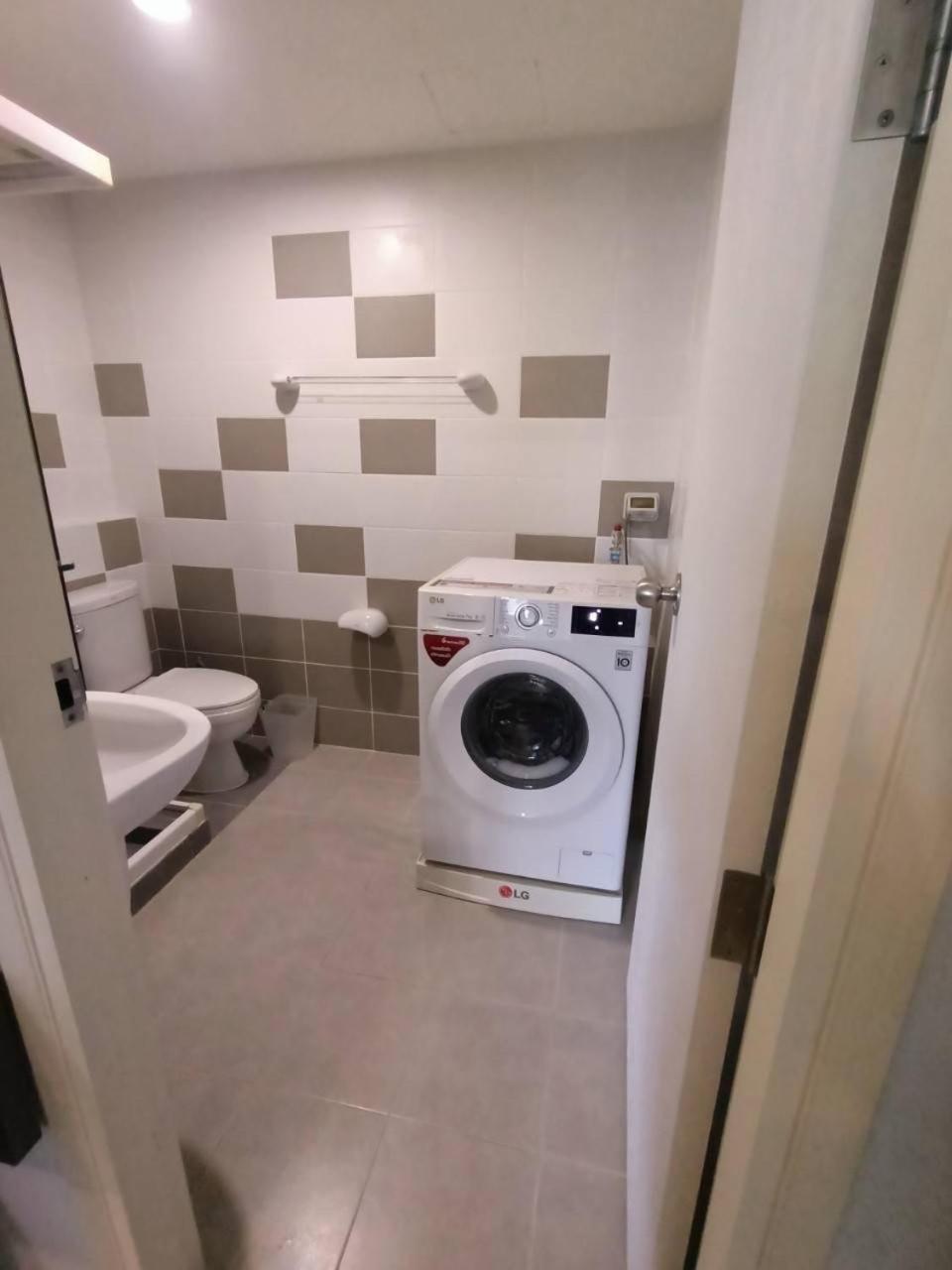 38nice Town Near Shopping Malls And Naka Night Market Apartment Phuket