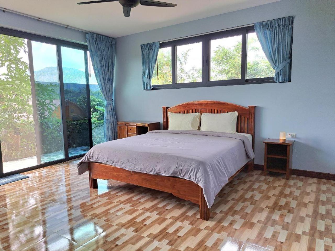 Seaview Eagles Nest 3 Apartment *
