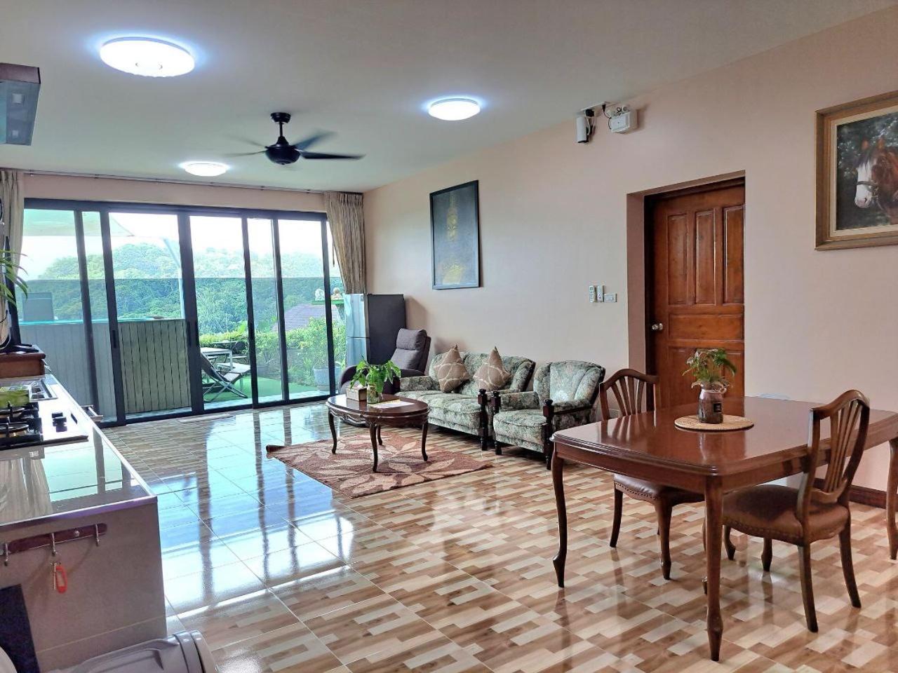 Seaview Eagles Nest 3 Apartment