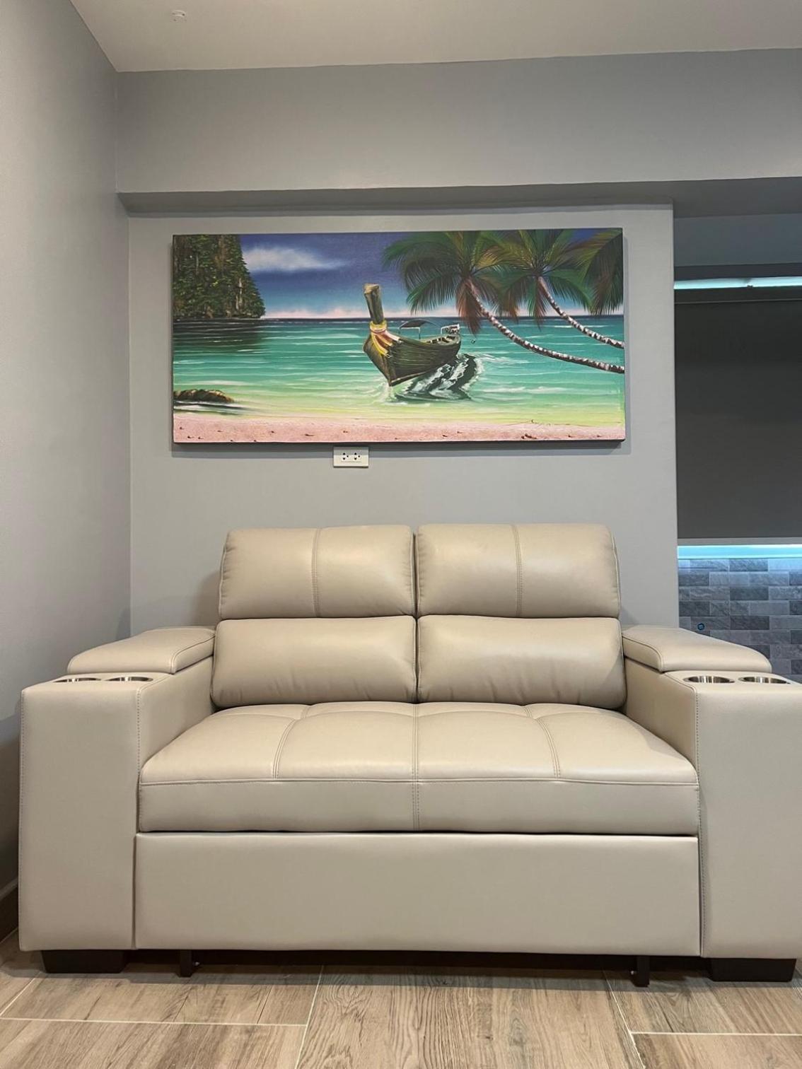 Family Condo: Spacious Two-bath With Full Kitchen Apartment *