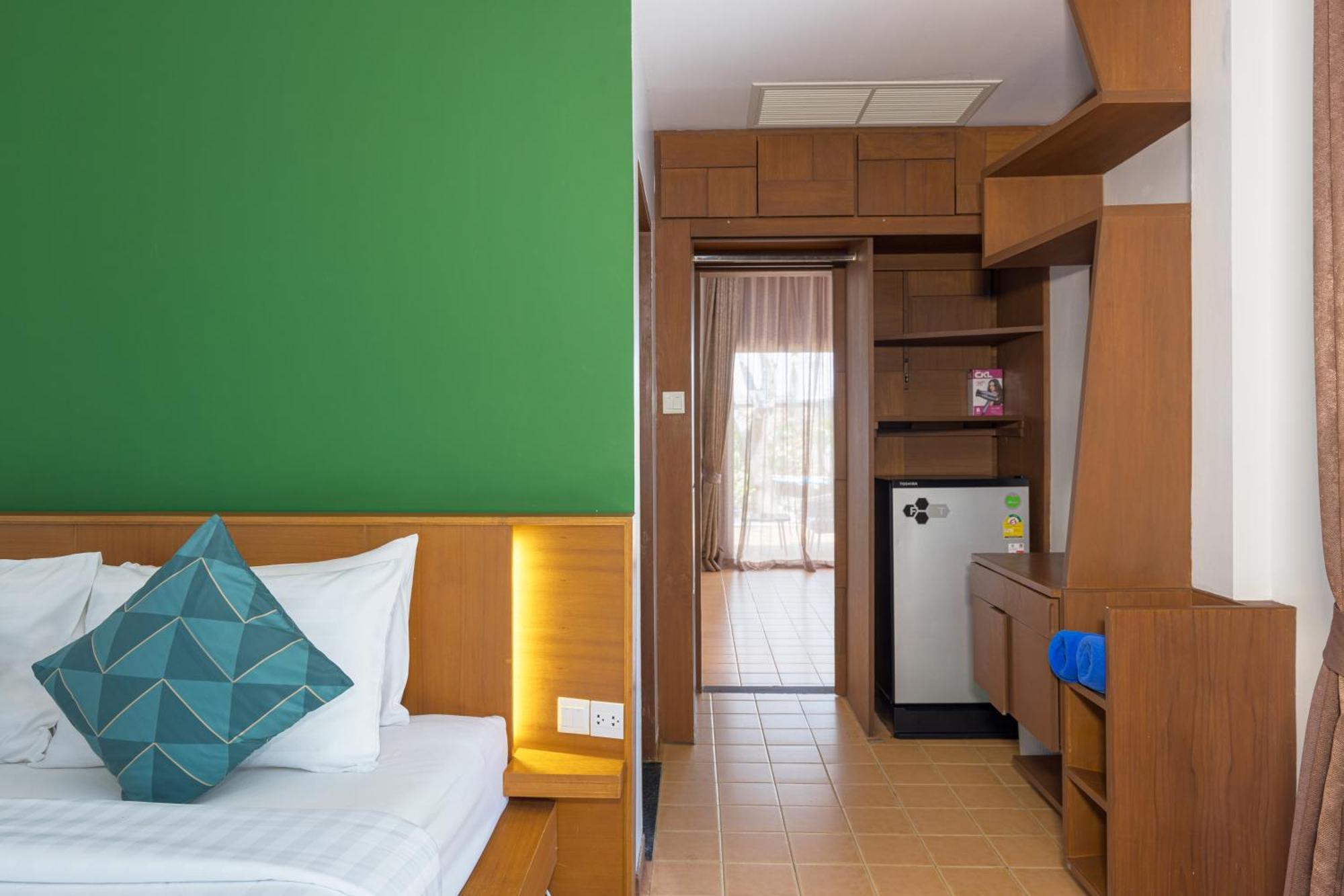 Blue Palm Resort 3*