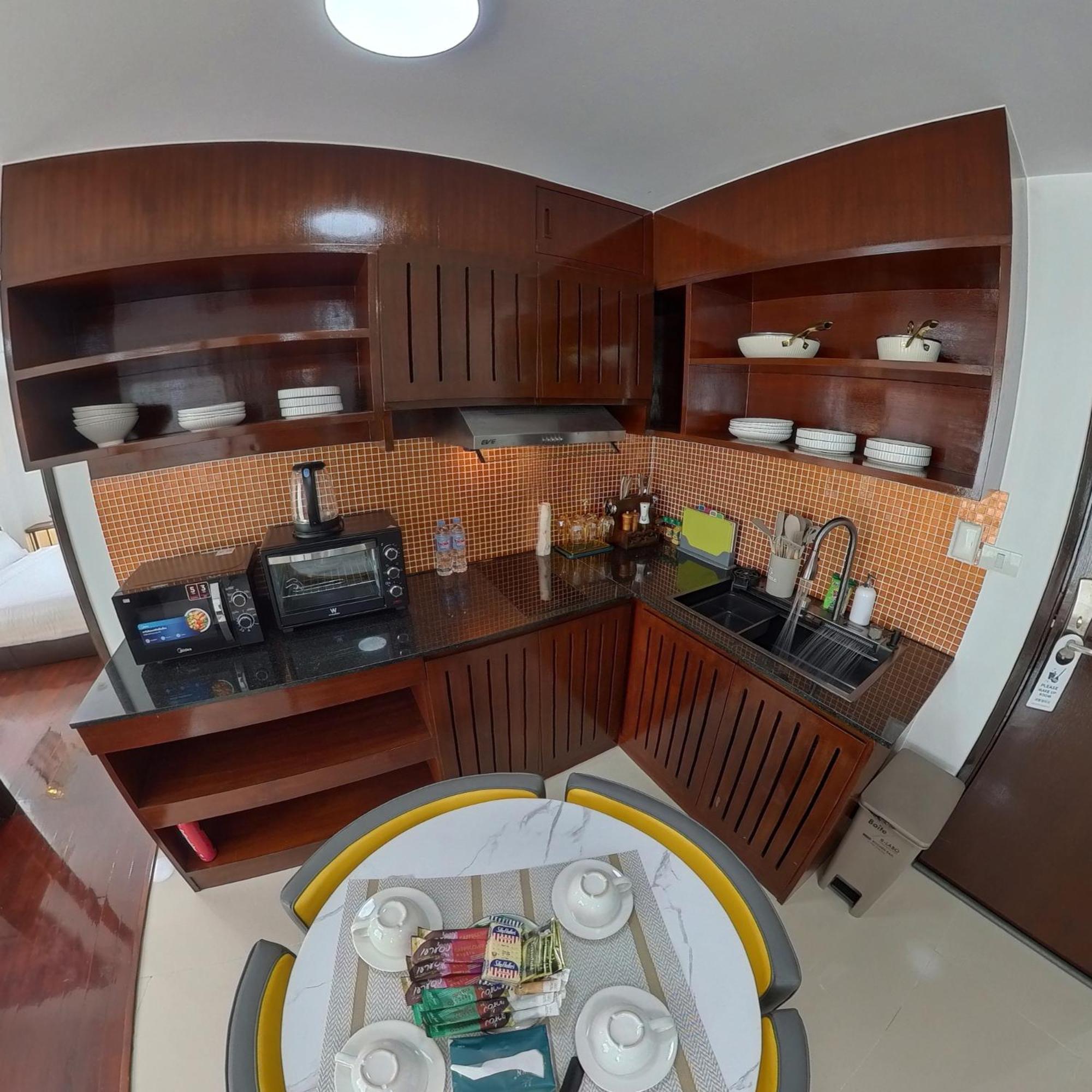 The Kris Cozy 2-bedrooms Apartamento Patong