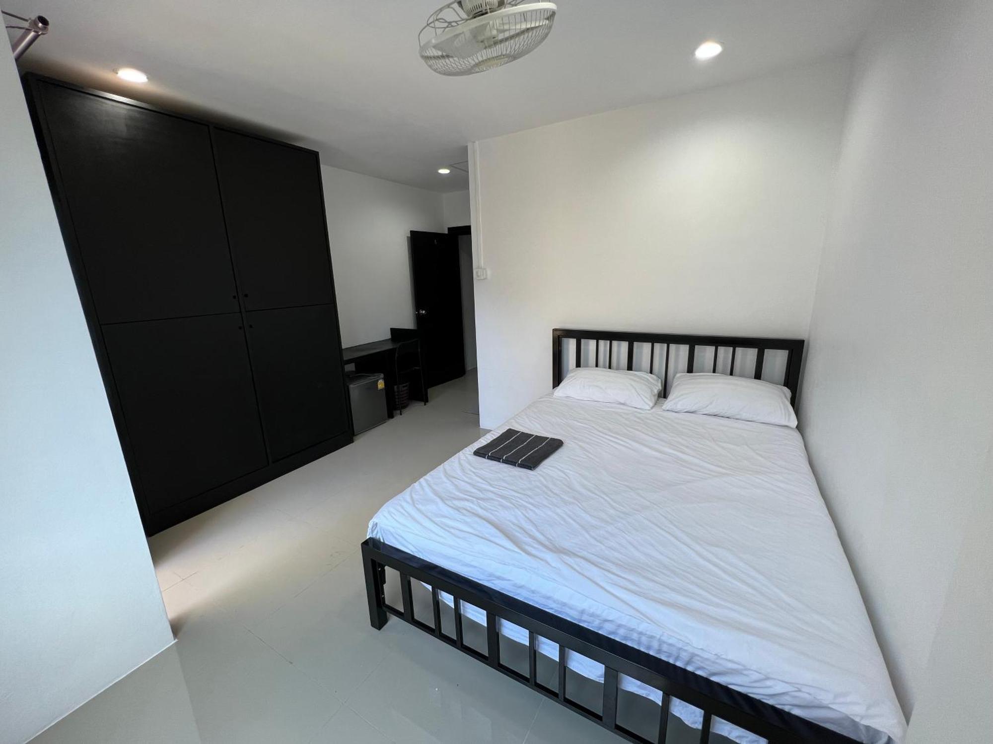Easy Life 5 Apartment