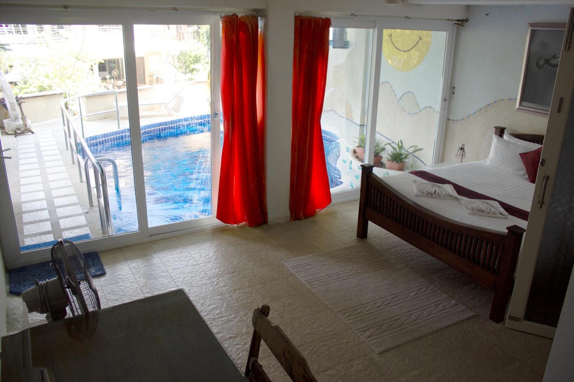 Blue House Panorama View *