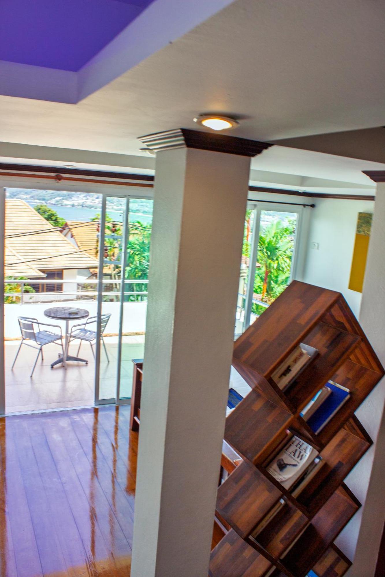 Blue House Panorama View *