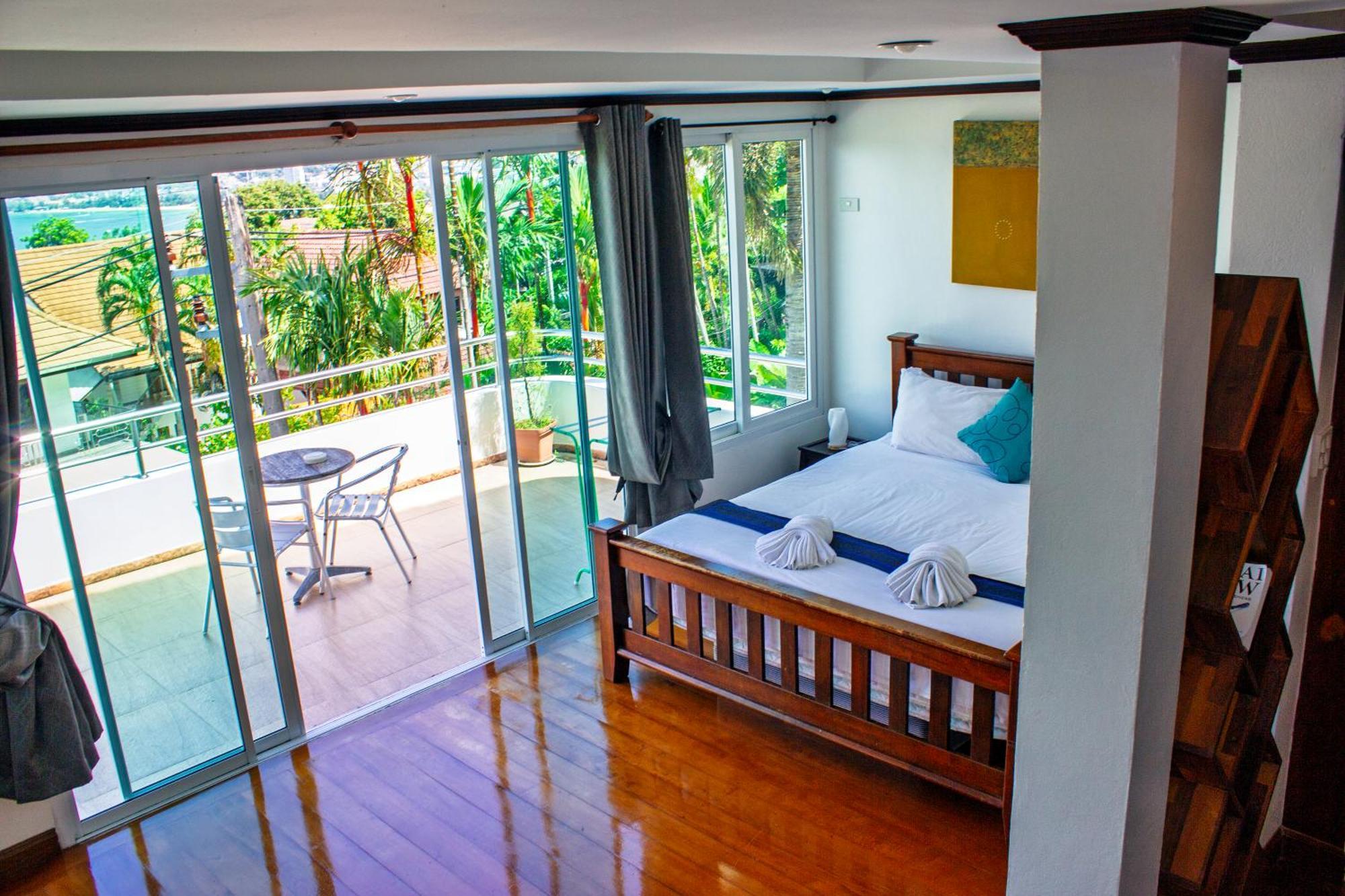 Blue House Panorama View *