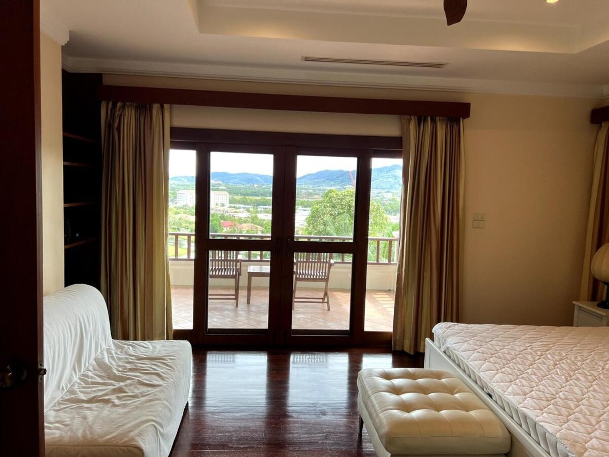 Luxurious Phuket Escape - Lakewood Hills Villa Strand Layan