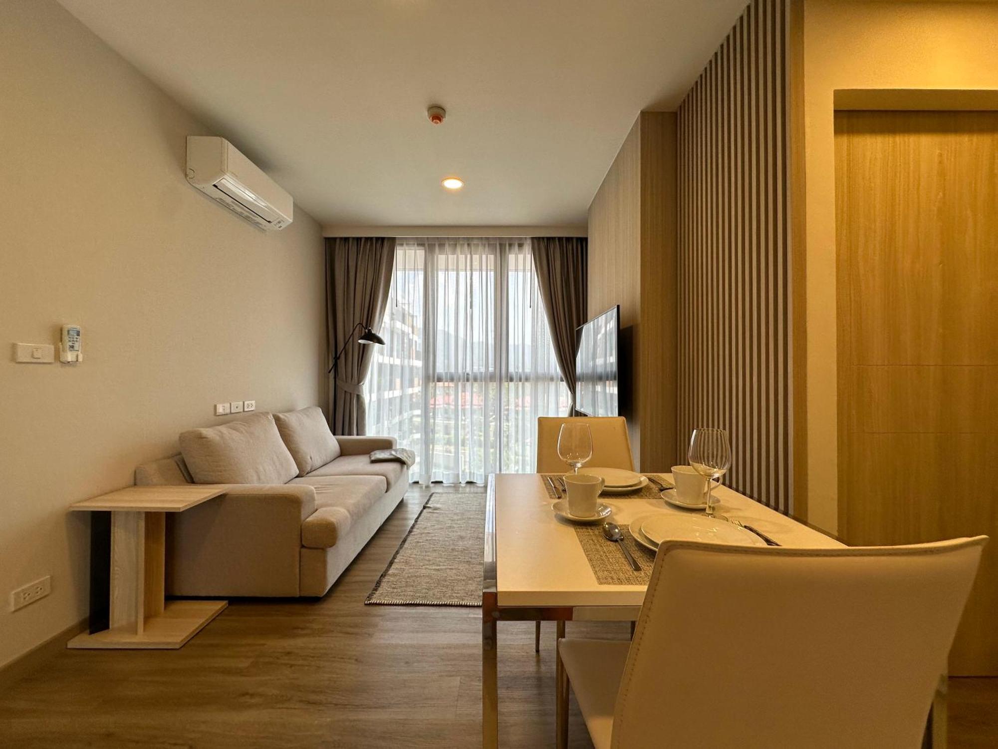 2 Bd Skypark Apartment