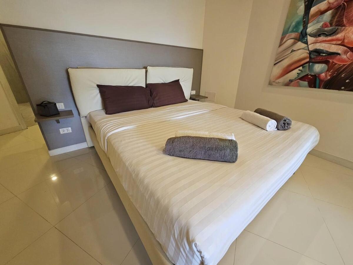 C162 Sea View 8 Minuets To Patong Karon Butter Fly Apartment *