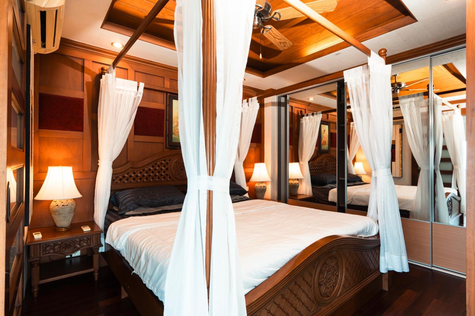 Luxurious Oceanview Living In Phuket Apartment