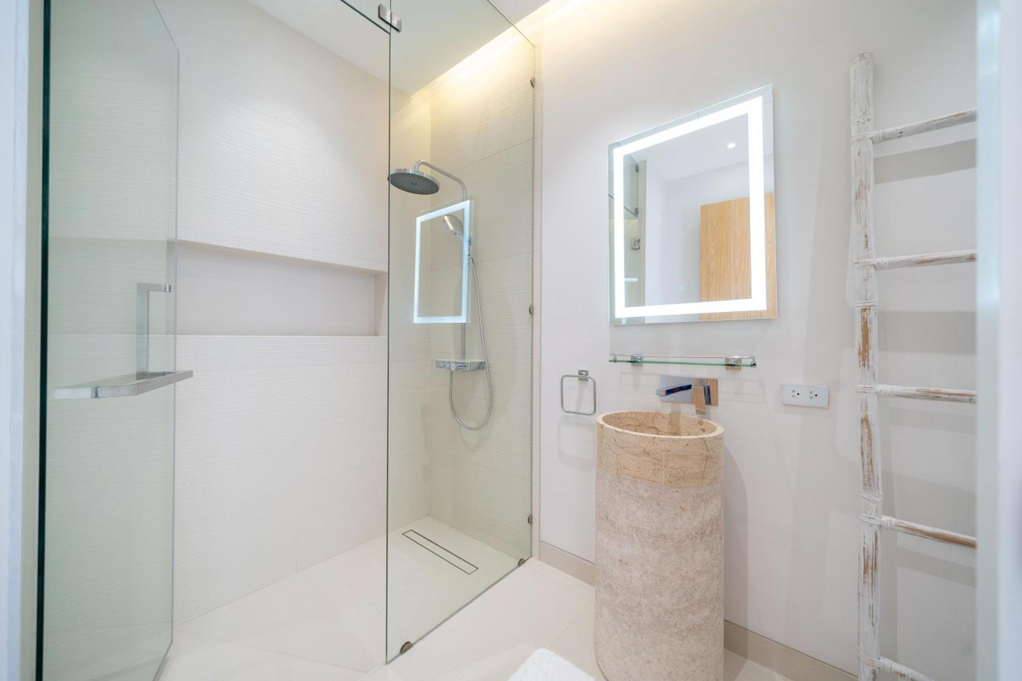 Exclusive New Build - Designer 3br Pool In Prestigious Luxpride 4 L7 *