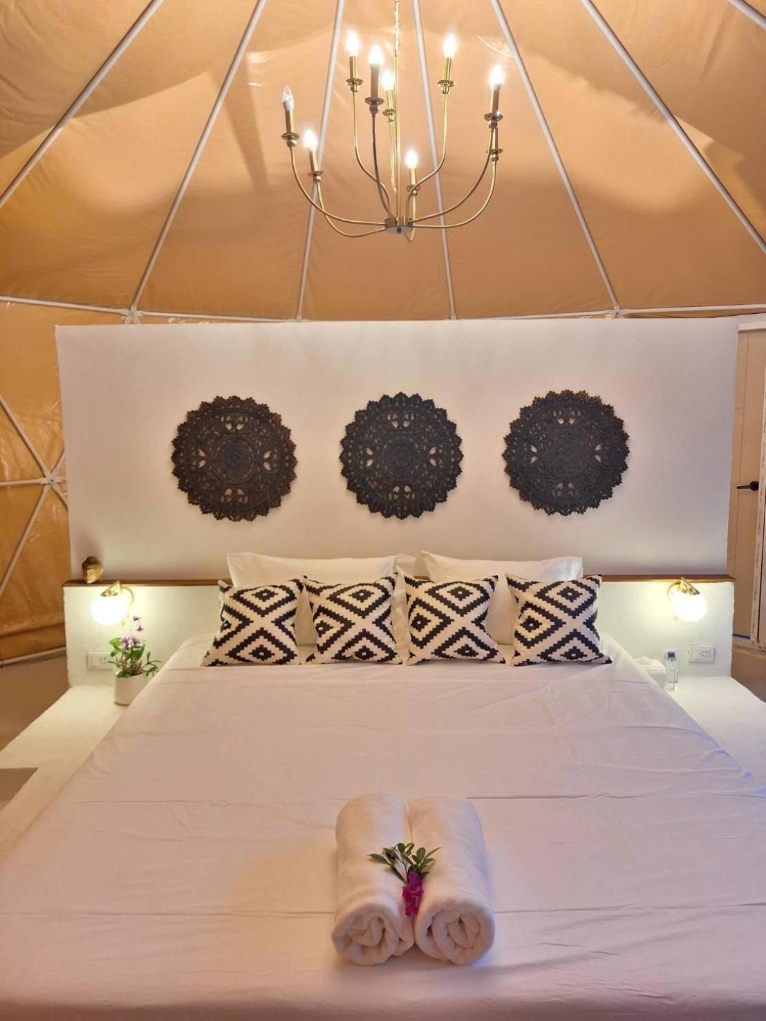 Luxury tent Buddha Ocean Garden