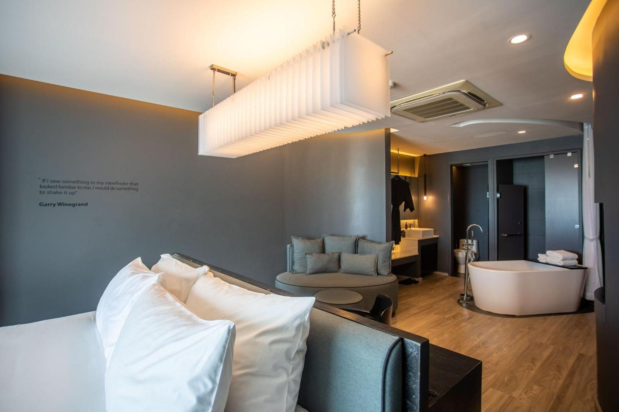 Tide Front - Sha Phuket