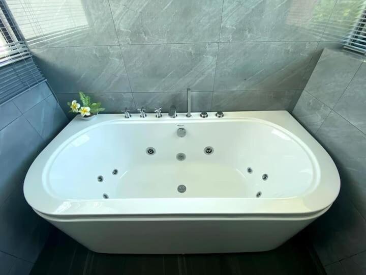V150 5-star Perfect For Relaxation &comfort * Ban Saiyuan