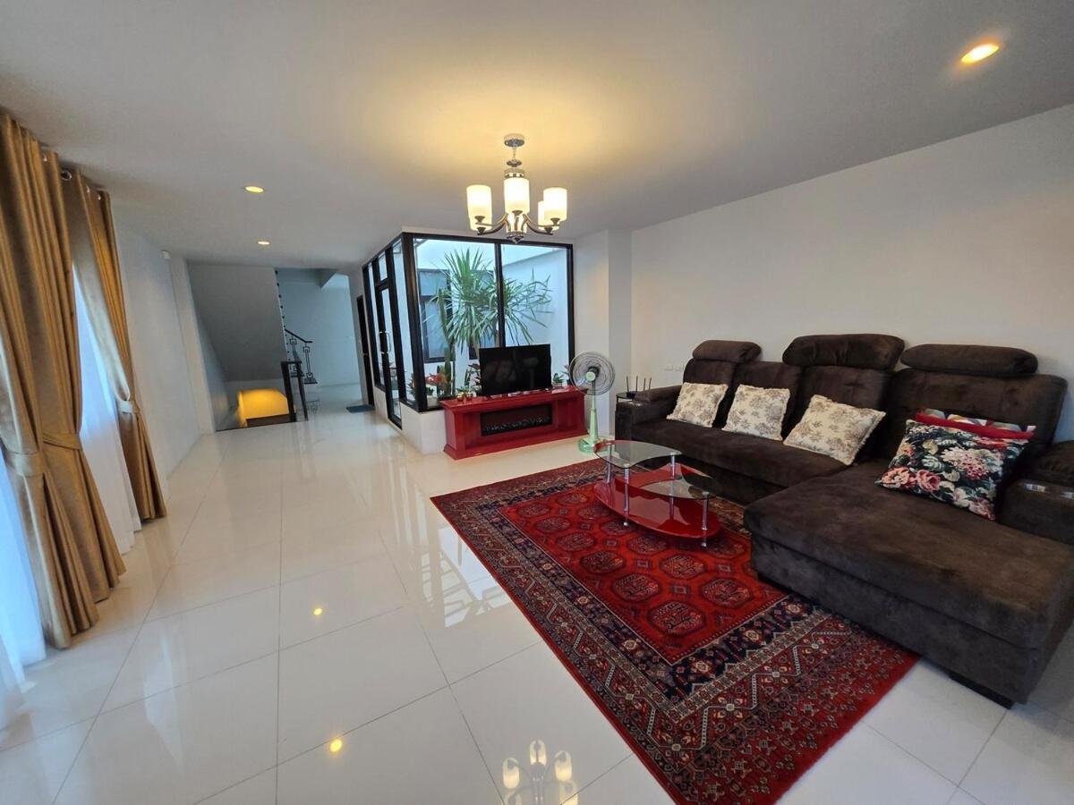 Fell At In Phuket Villa *