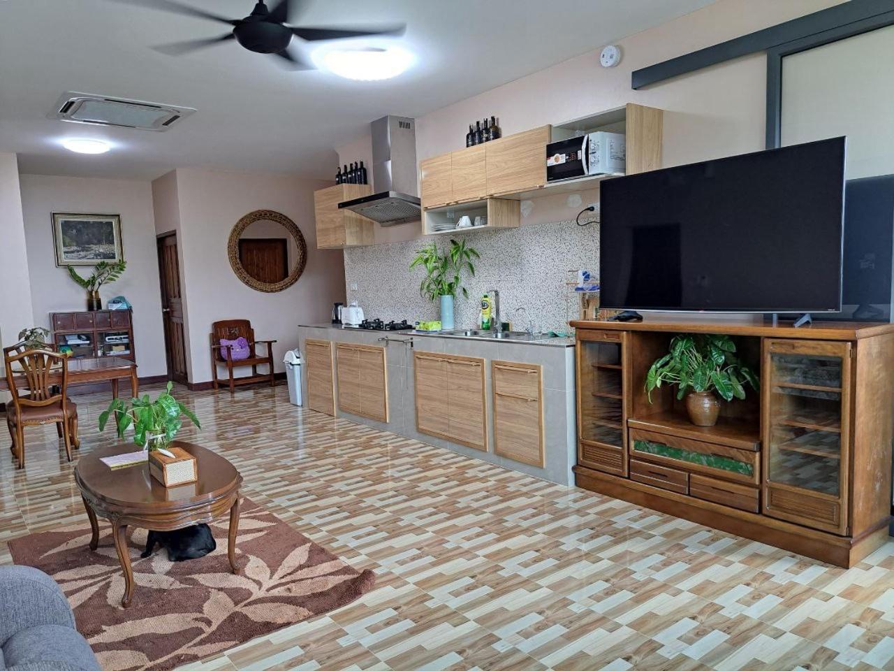 Seaview Eagles Nest 3 *