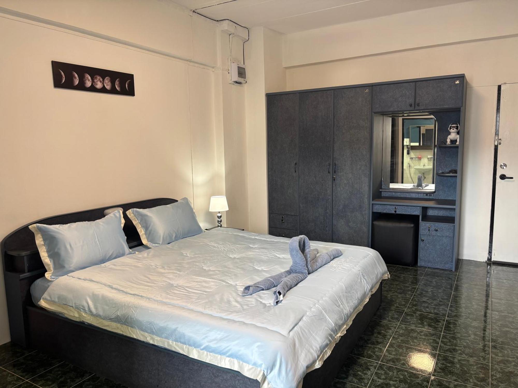 Monkey 7 Apartment