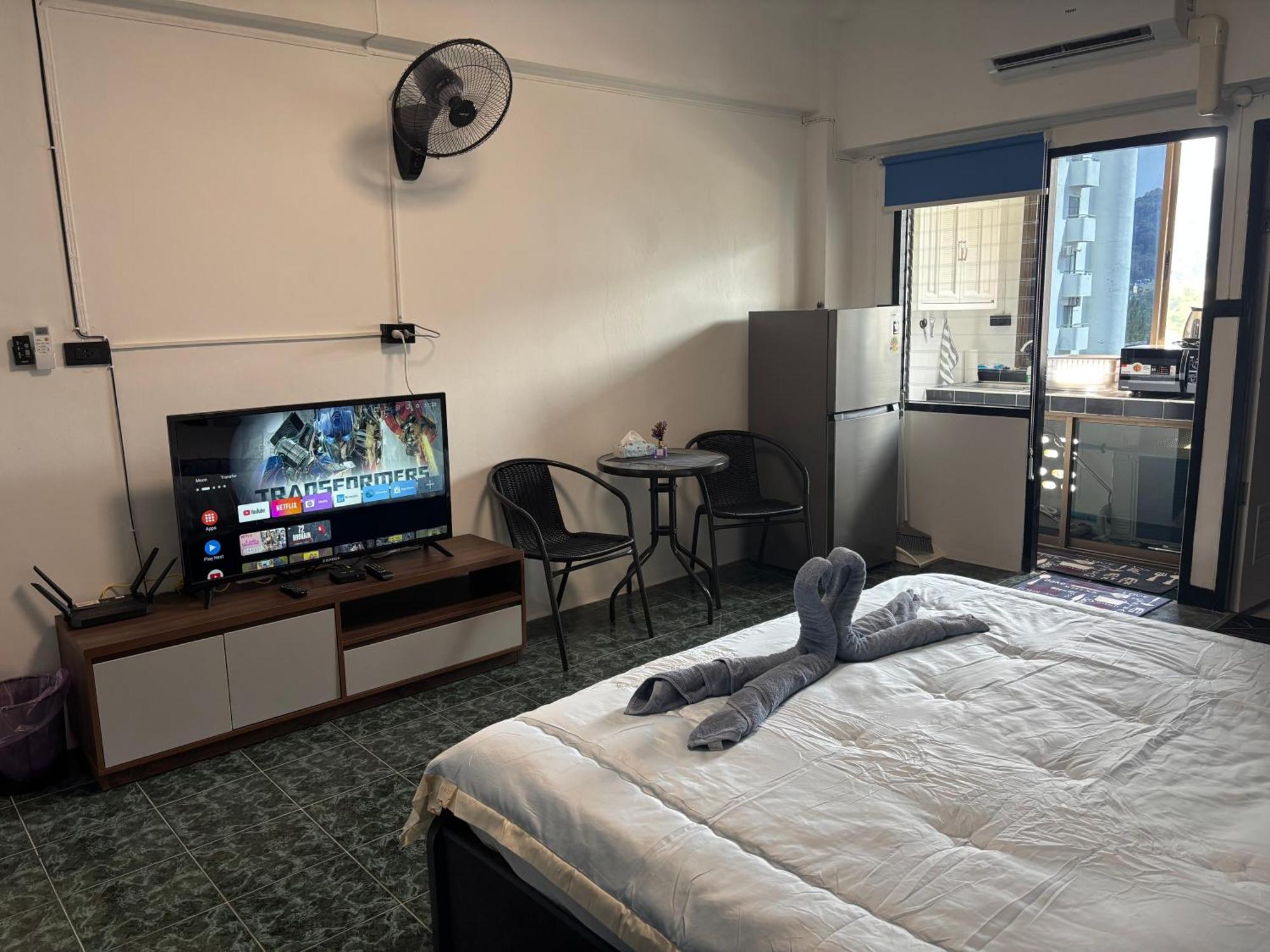 Monkey 7 * Patong