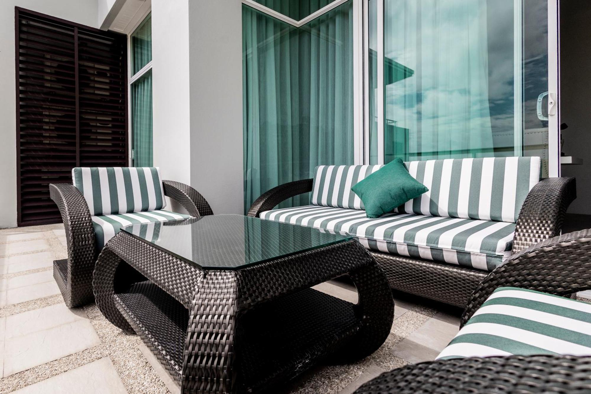 Karon Beach Residence *